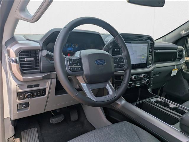 2025 Ford F-150 XLT photo 2