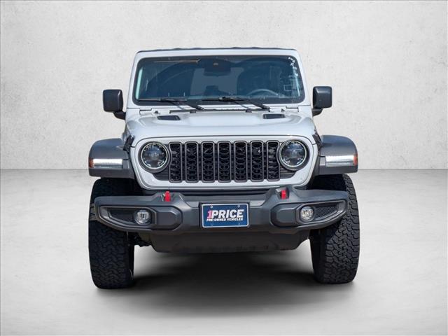 2024 Jeep Wrangler Rubicon photo 2
