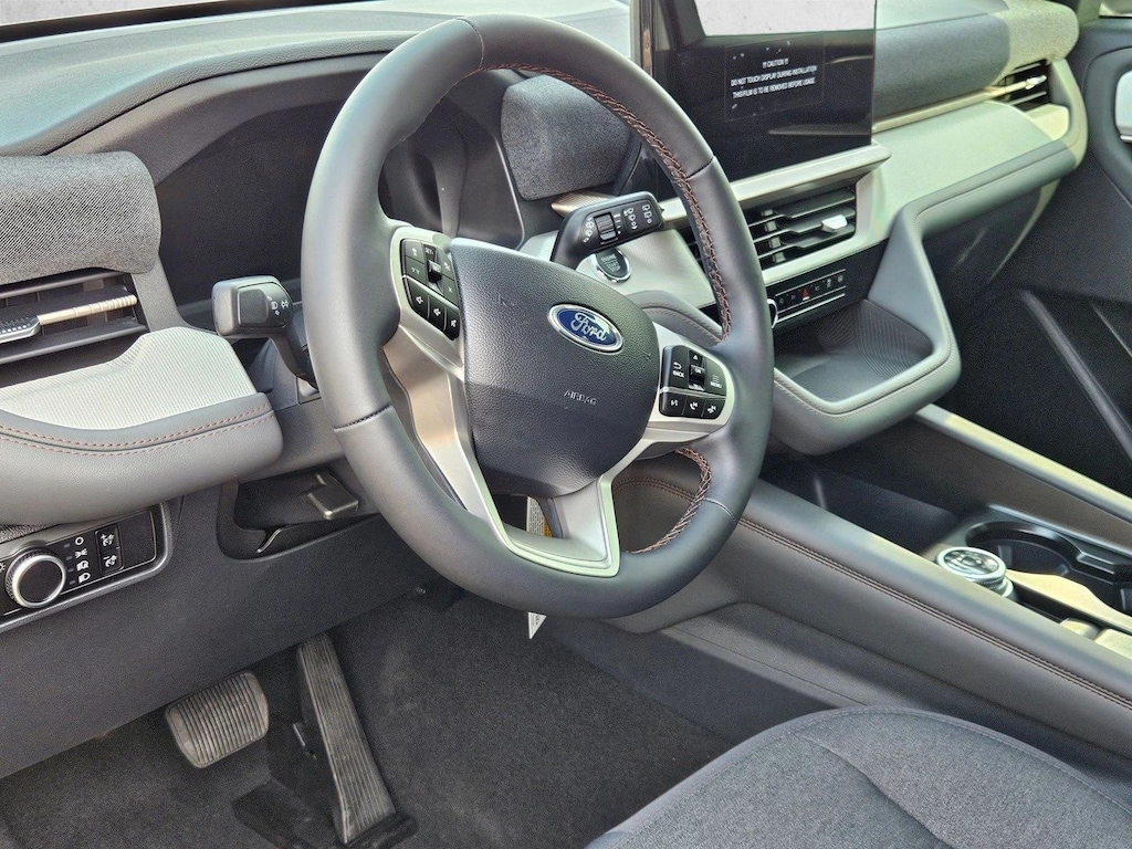 New 2026 Ford Explorer Active w/200A Pkg SUV