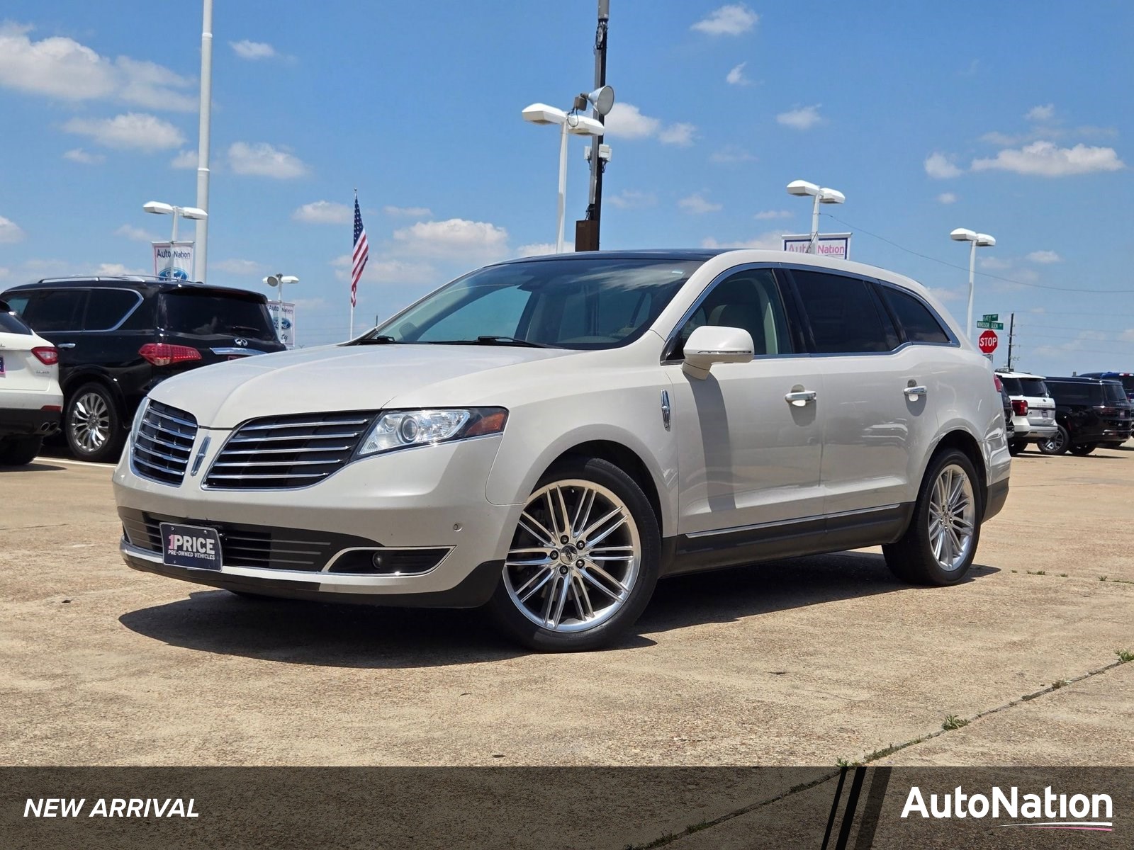 2019 Lincoln MKT 3.5 Reserve AWD's photo