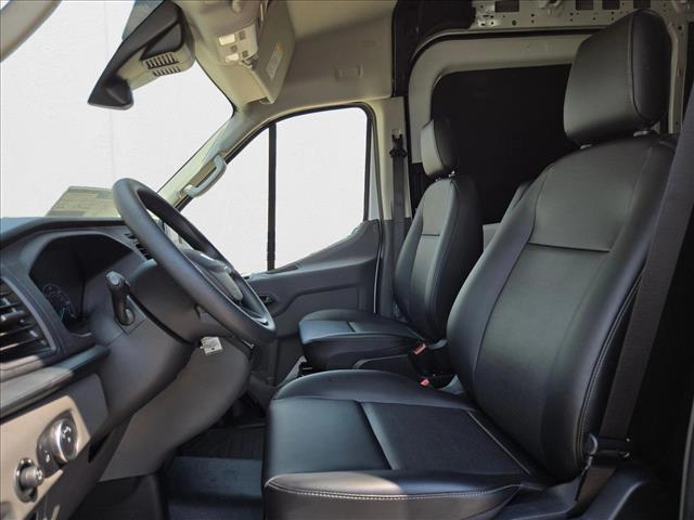 2025 Ford Transit photo 3