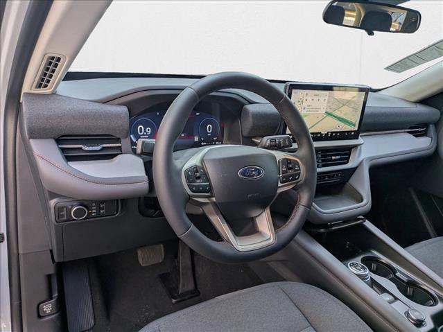 2025 Ford Explorer photo 3
