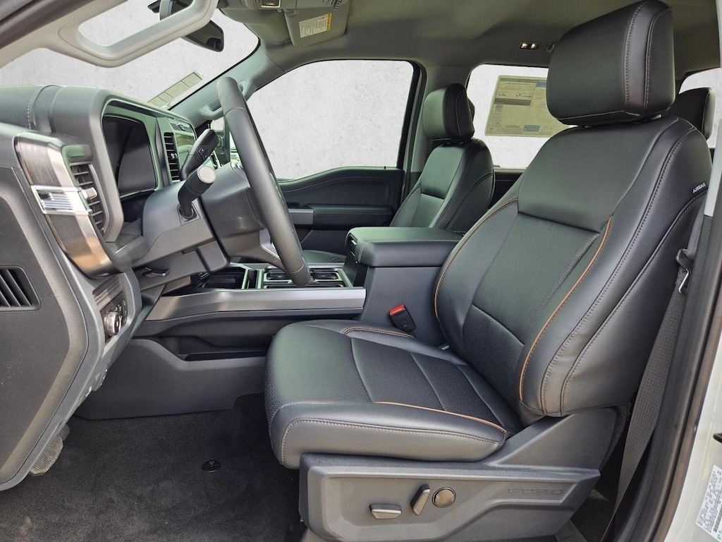New 2026 Ford F-250 LARIAT Truck Crew Cab
