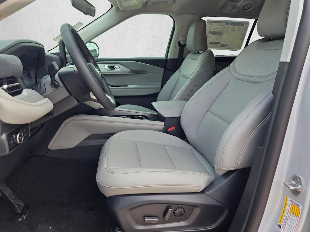 New 2026 Ford Explorer Active w/200A Pkg SUV