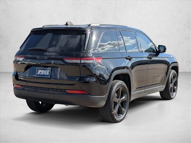 2023 Jeep Grand Cherokee Limited photo 4