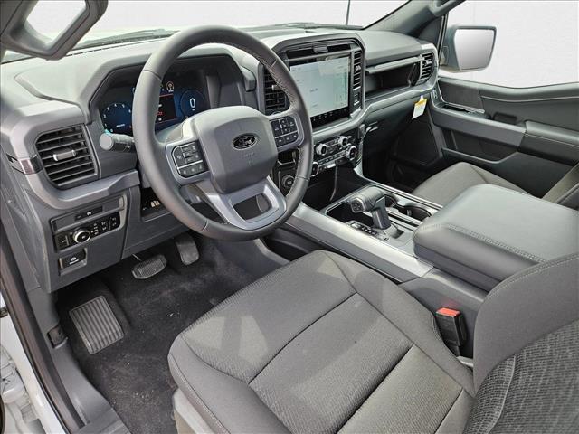2025 Ford F-150 XLT photo 3