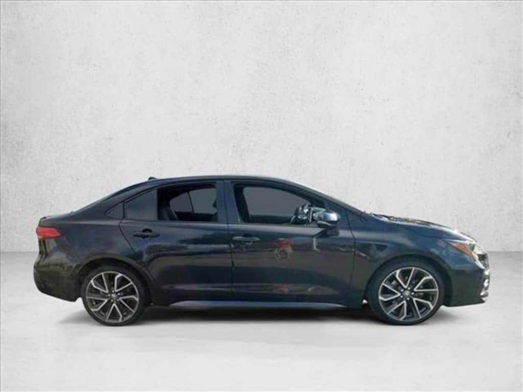 Used 2020 Toyota Corolla SE Sedan