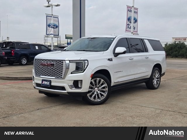 2022 GMC Yukon XL Denali's photo