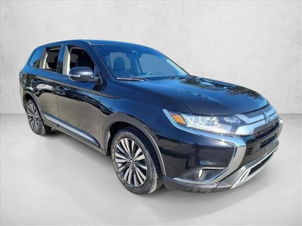 Used 2020 Mitsubishi Outlander SE CUV