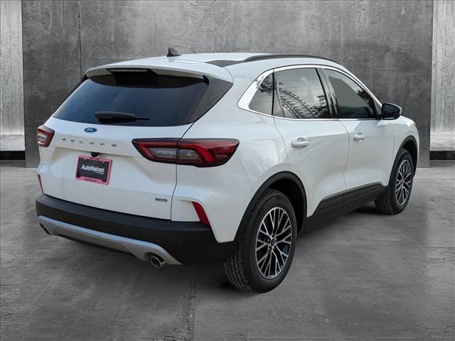 2025 Ford Escape photo 2