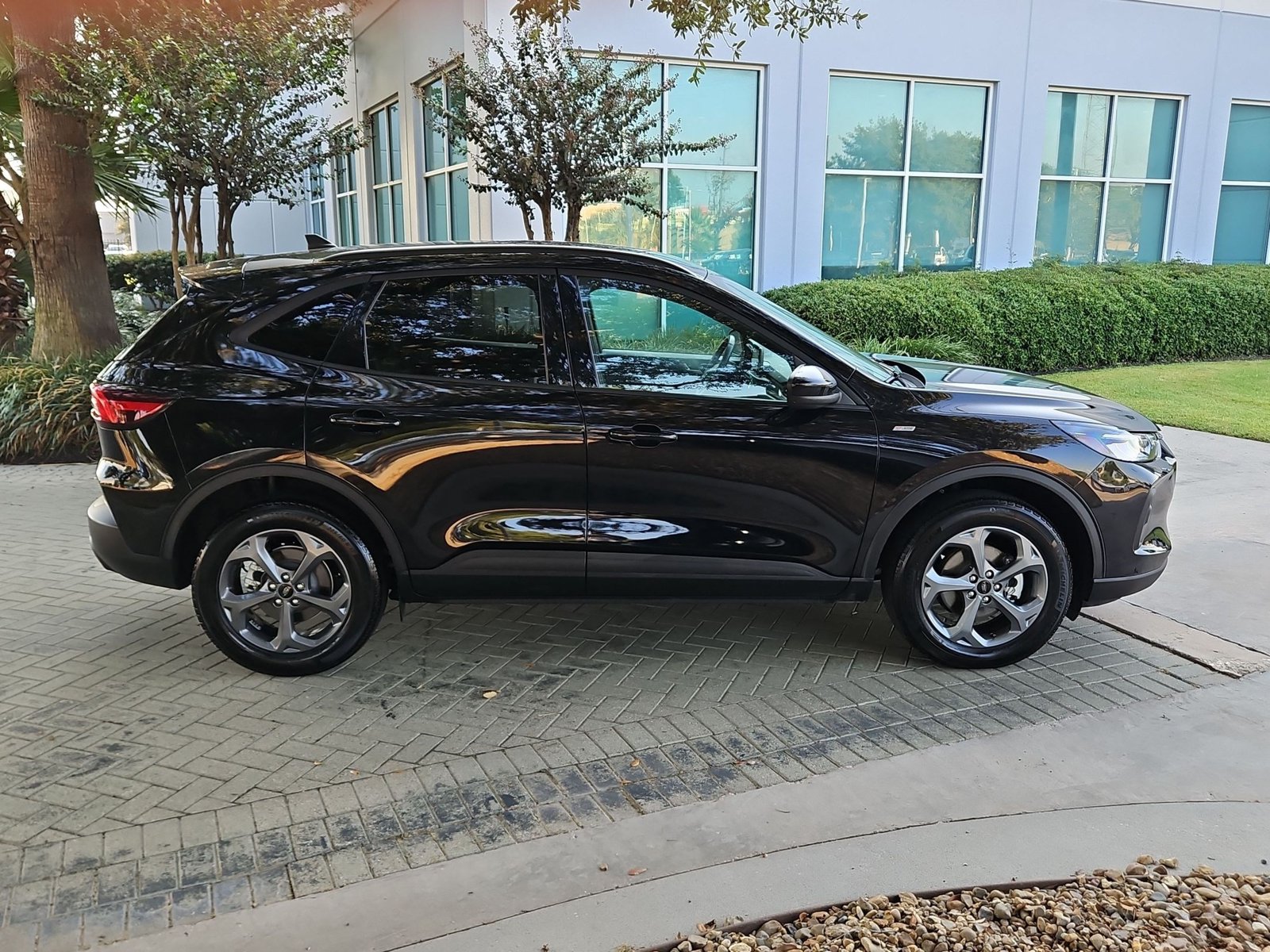 Used 2025 Ford Escape ST-Line Select SUV