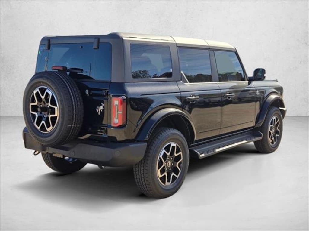 New 2025 Ford Bronco Outer Banks SUV