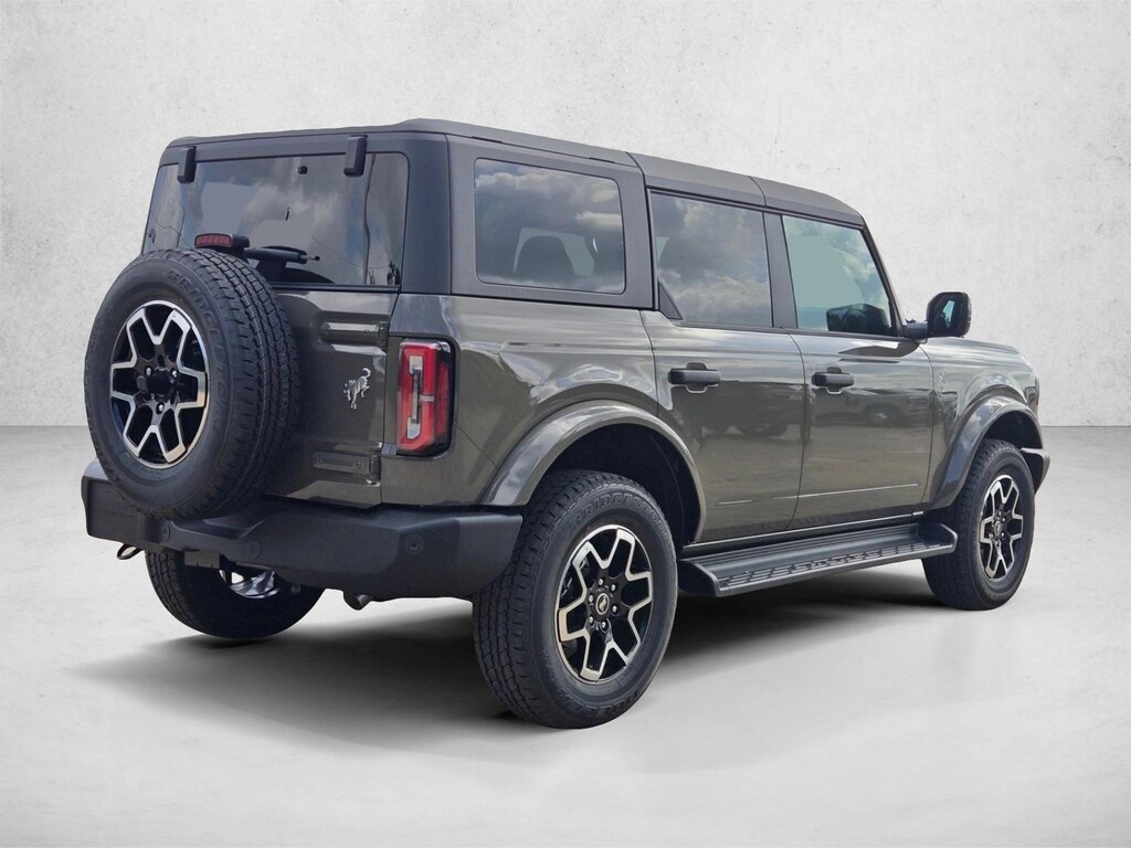 New 2026 Ford Bronco Outer Banks SUV