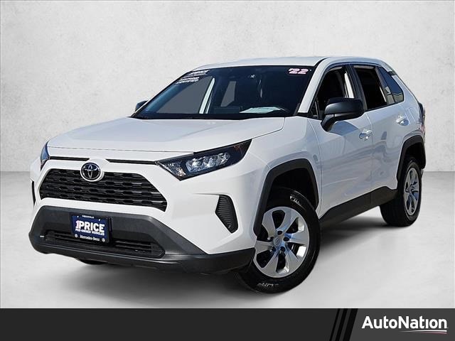 2022 Toyota RAV4 LE's photo