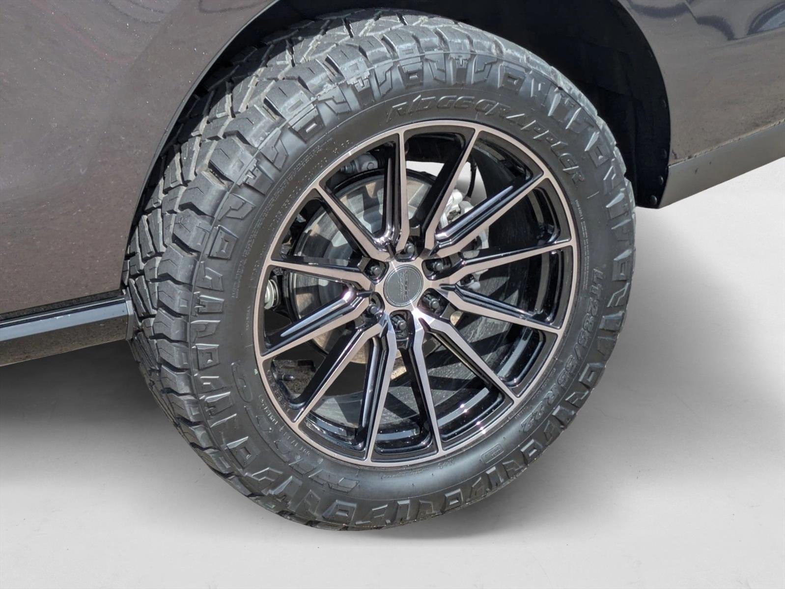2025 Ford Expedition Platinum - Photo 10