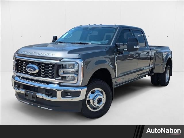 2026 Ford F-350 Super Duty Lariat's photo