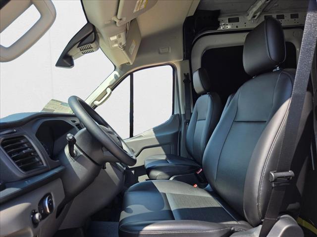 2025 Ford Transit photo 3