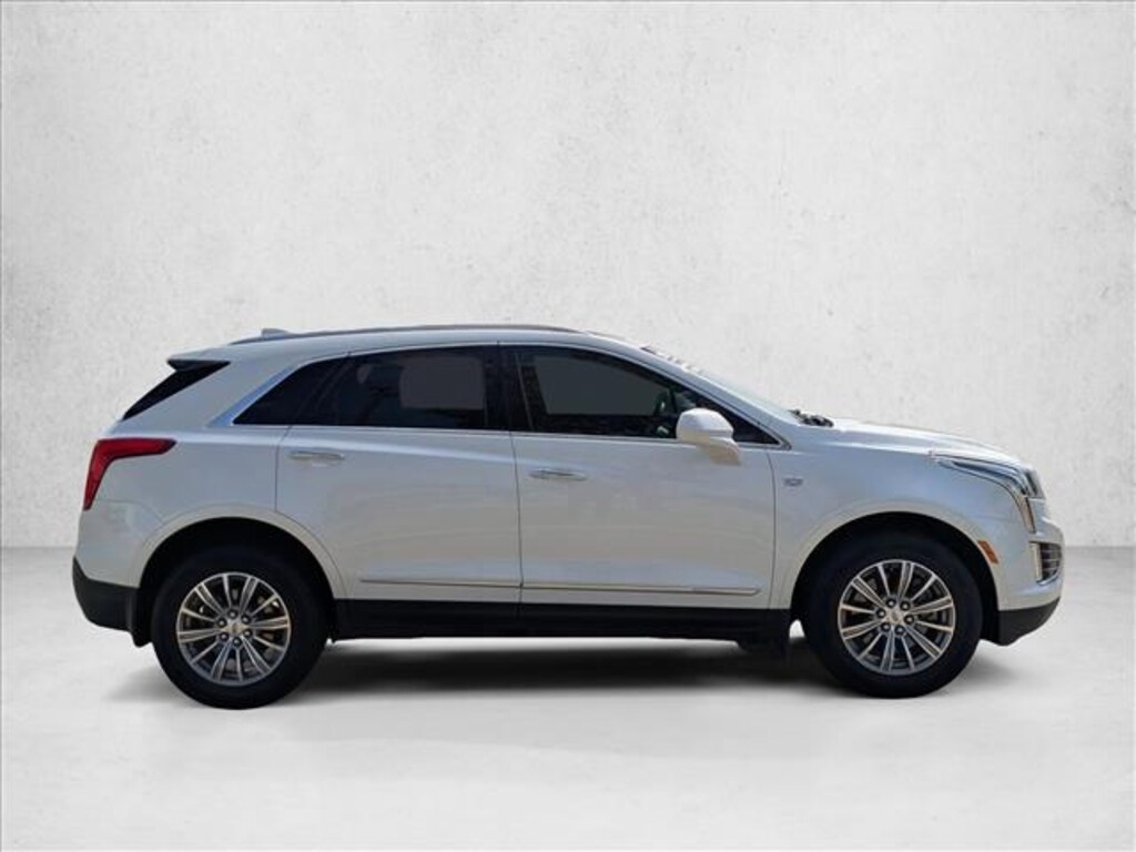 Used 2017 CADILLAC XT5 Luxury FWD SUV