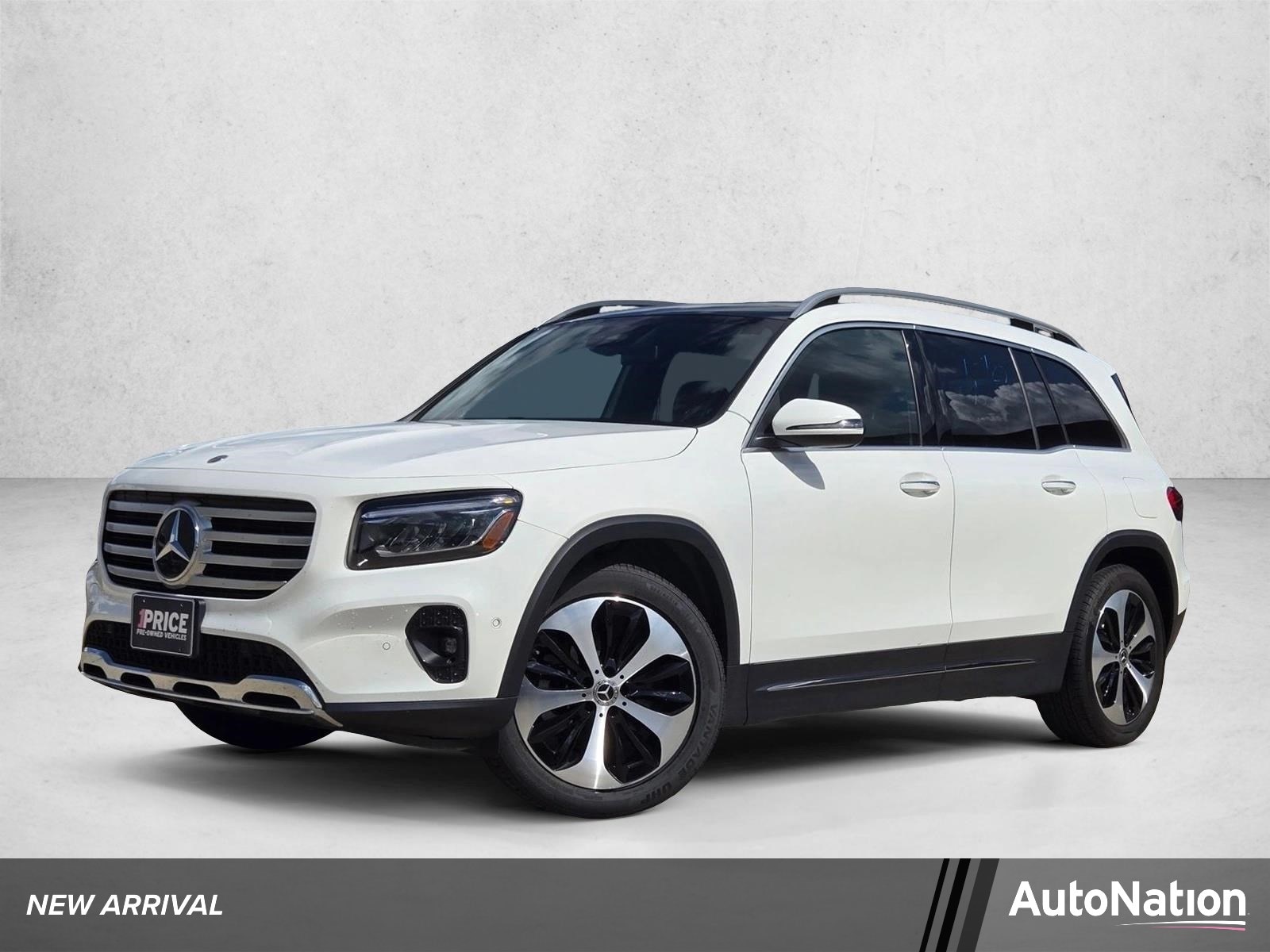 2025 Mercedes-Benz GLB GLB 250 4MATIC's photo