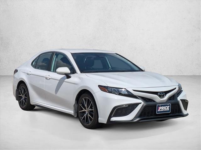 2023 Toyota Camry SE photo 3