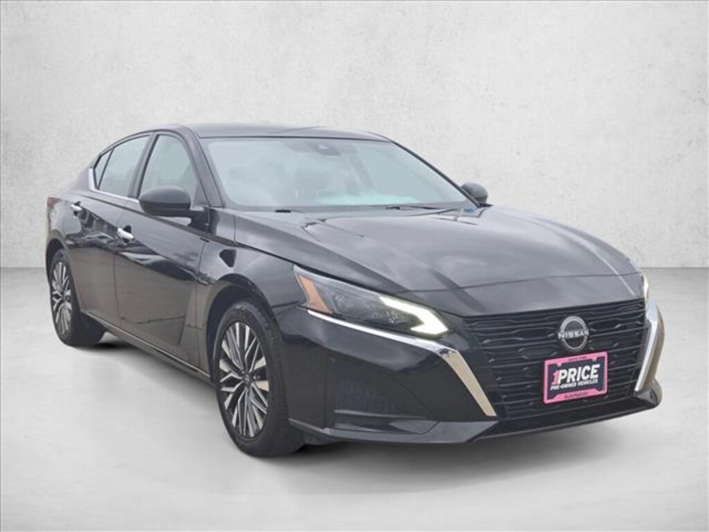 Used 2024 Nissan Altima 2.5 SV Sedan