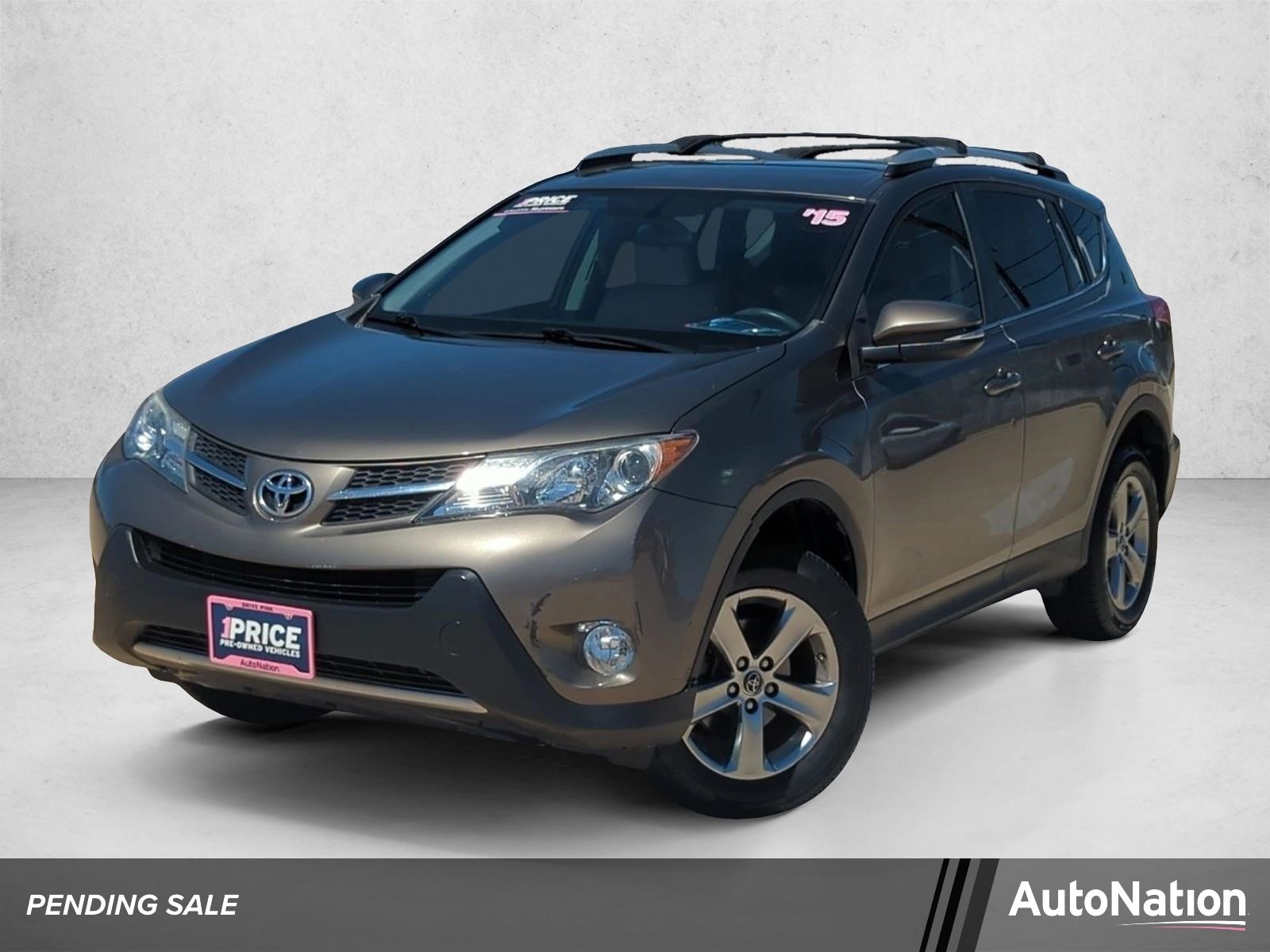 2015 Toyota RAV4 XLE's photo