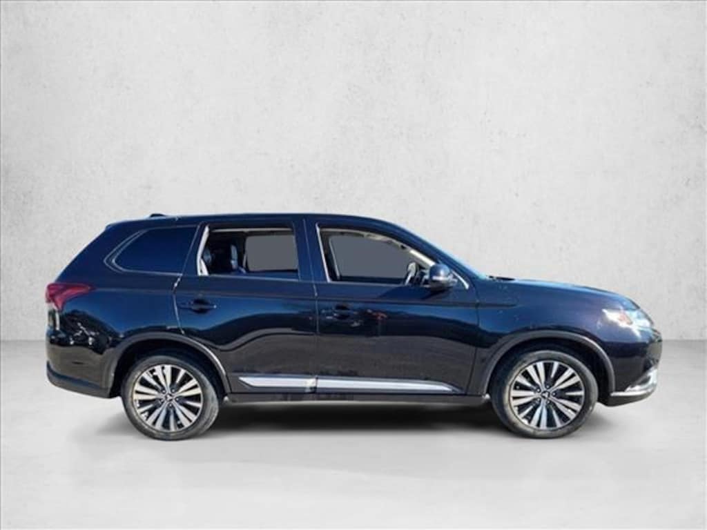 Used 2020 Mitsubishi Outlander SE CUV