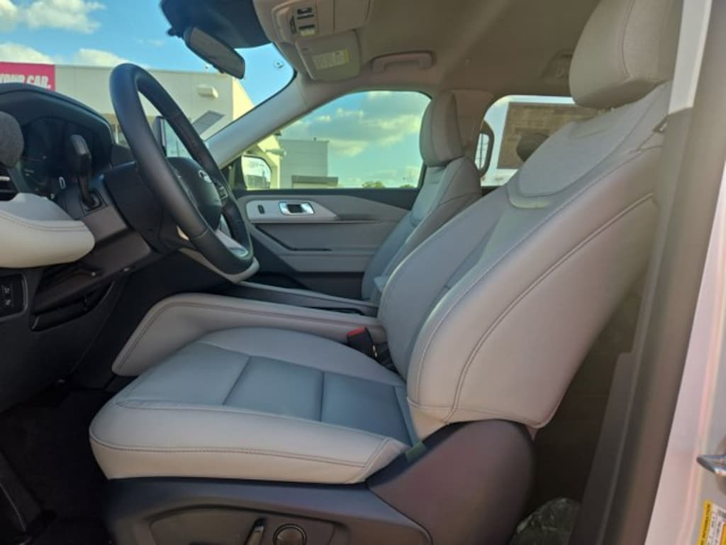 New 2026 Ford Explorer Active w/200A Pkg SUV