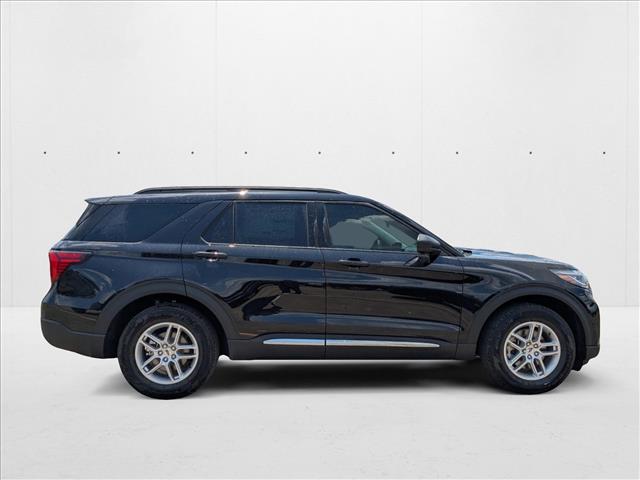 2025 Ford Explorer photo 3