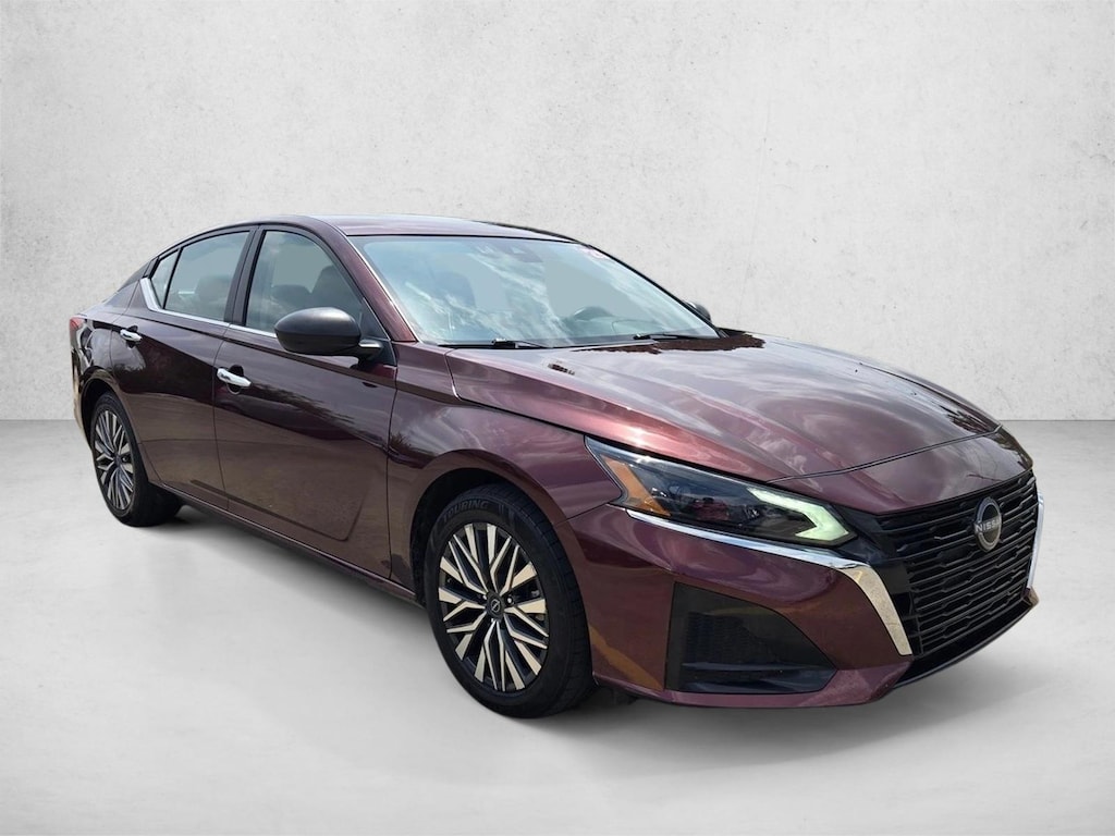 Used 2025 Nissan Altima SV Sedan