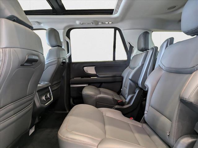 2025 Ford Expedition Active - Photo 15