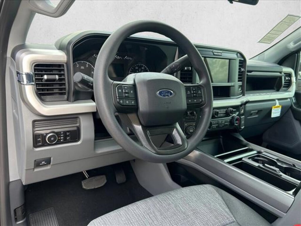 New 2026 Ford F-250 XLT Truck Crew Cab