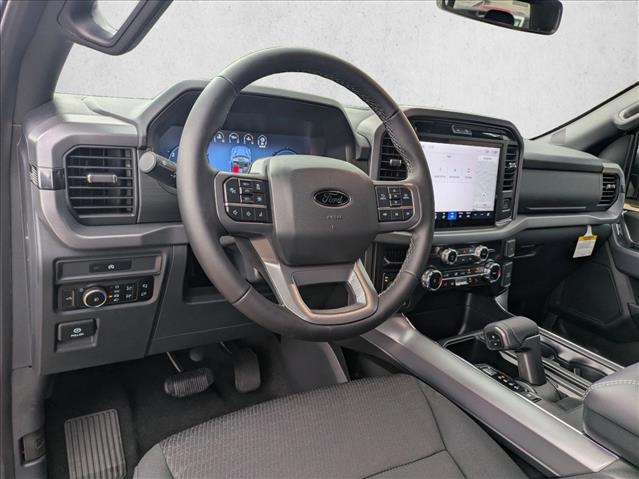 2025 Ford F-150 XLT photo 3