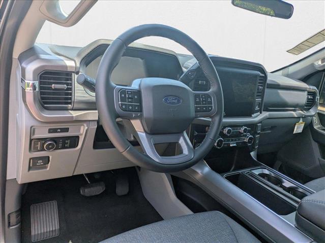 2025 Ford F-150 XLT photo 3