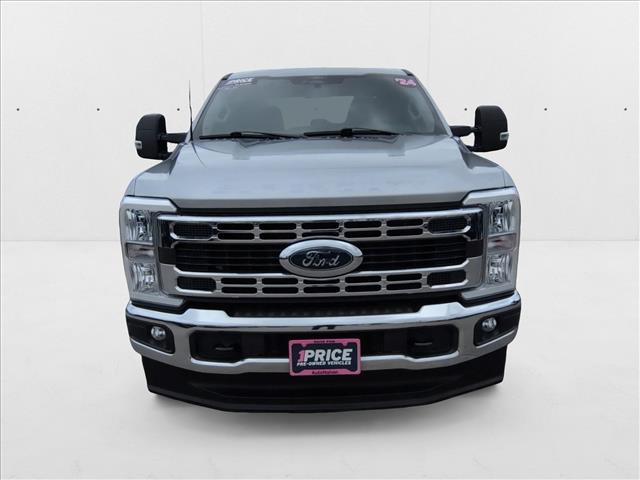 2024 Ford F-250 XLT photo 2