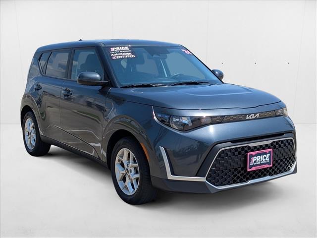 2024 Kia Soul LX photo 2