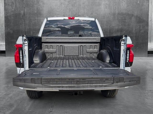 2025 Ford F-150 Lightning Flash photo 7