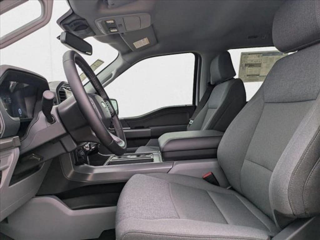 New 2025 Ford F-150 XLT Truck SuperCrew Cab