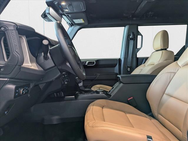 2025 Ford Bronco Outer Banks photo 4