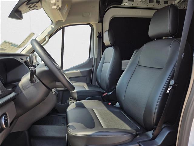 2025 Ford Transit photo 4