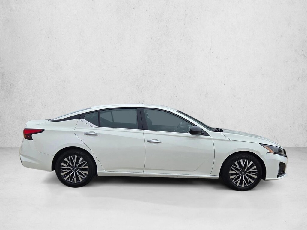 Used 2025 Nissan Altima SV Sedan