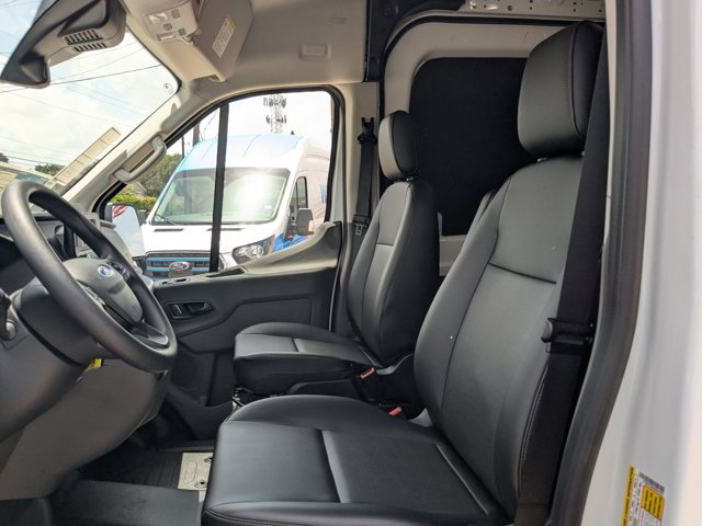2025 Ford Transit photo 4