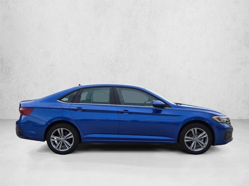 Used 2024 Volkswagen Jetta SE Sedan
