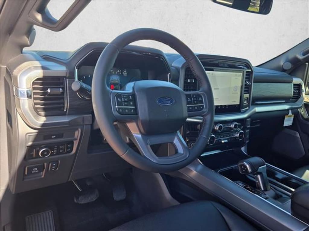 New 2026 Ford F-150 LARIAT Truck SuperCrew Cab