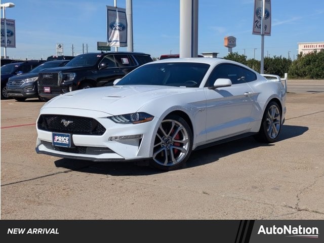 2022 Ford Mustang GT Premium's photo