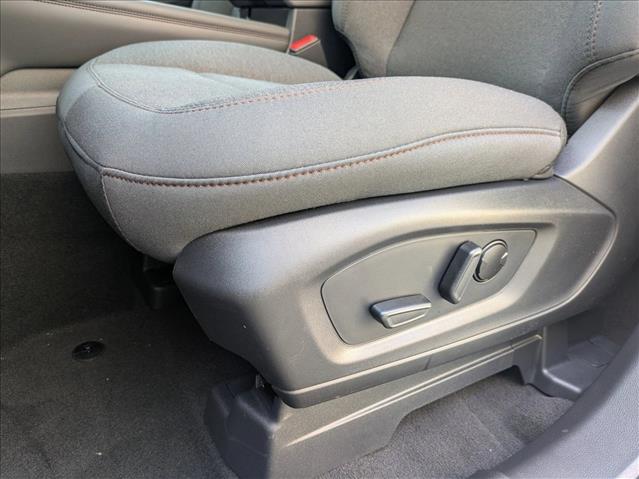 2025 Ford Explorer photo 4