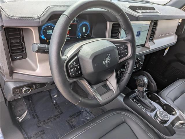 2025 Ford Bronco Outer Banks photo 3