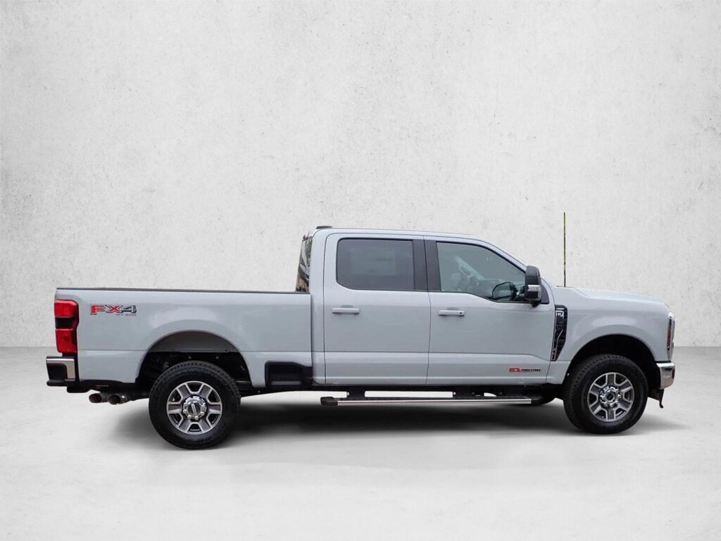 New 2026 Ford F-350 LARIAT Truck Crew Cab