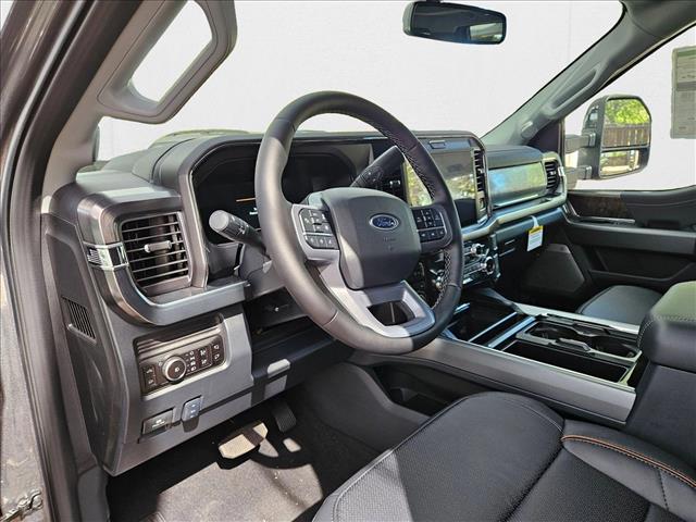 2025 Ford F-350 Lariat photo 3
