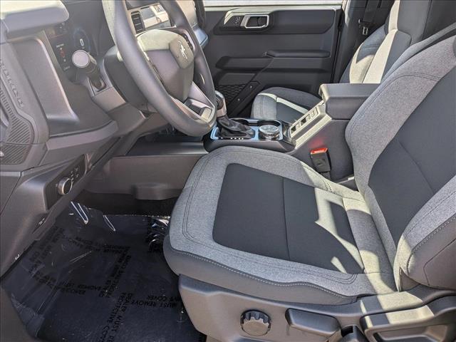 2025 Ford Bronco Base photo 4